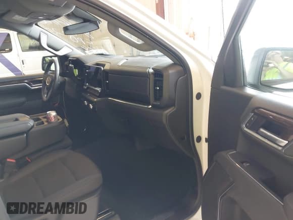 ✅ 2025 GMC Sierra 1500 Elevation • VIN: 1GTPUJEK8SZ164906 • Лот: 43038136. Опубликован ранее на IAAI с пробегом 12 693 миль. Бесплатный доступ к архиву аукционных продаж из США и подробный отчёт об истории автомобиля на DreamBid. Изображение 5.