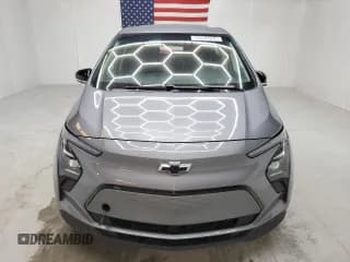 ✅ 2023 Chevrolet Bolt EV 2LT • VIN: 1G1FX6S04P4175126 • Lot: 66953294. Wystawiony na Copart z przebiegiem 84 409 mil. Bezpłatny archiwum sprzedaży aukcyjnych z USA i szczegółowy raport historii pojazdu na DreamBid. Zdjęcie 5.