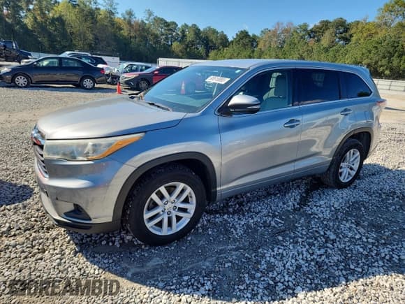 ✅ 2015 Toyota Highlander LE • VIN: 5TDZARFH9FS014040 • Lot: 90618885. Listed on Copart with 92,240 mi. Free auction sales archive from the USA and detailed vehicle history report at DreamBid. Image 1.