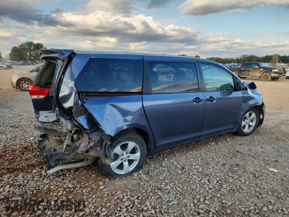 ✅ 2014 Toyota Sienna L • VIN: 5TDZK3DC3ES521452 • Lot: 85360795. Wystawiony na Copart z przebiegiem Nie podano. Bezpłatny archiwum sprzedaży aukcyjnych z USA i szczegółowy raport historii pojazdu na DreamBid. Zdjęcie 3.