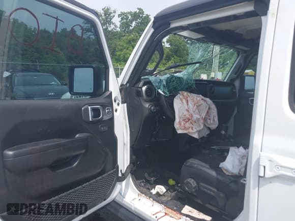 ✅ 2021 Jeep Gladiator Sport S • VIN: 1C6HJTAG2ML582014 • Lot: 42646160. Wystawiony na IAAI z przebiegiem Nie podano. Bezpłatny archiwum sprzedaży aukcyjnych z USA i szczegółowy raport historii pojazdu na DreamBid. Zdjęcie 7.