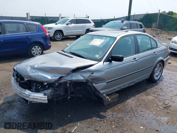 ✅ 2004 BMW 3 Series 325i • VIN: WBAET37484NJ83466 • Lot: 42409512. Listed on IAAI with 98,955 mi. Free auction sales archive from the USA and detailed vehicle history report at DreamBid. Image 2.