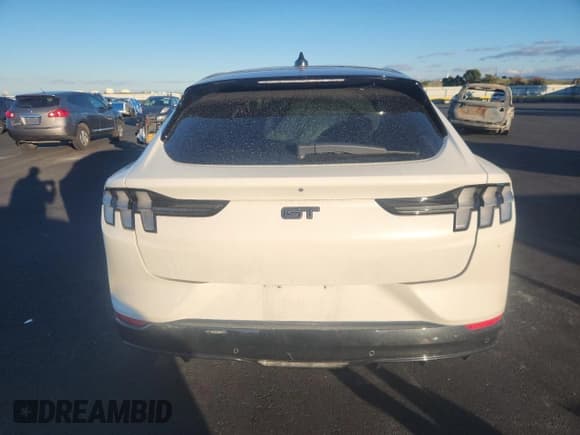 ✅ 2023 Ford Mustang Mach-E GT • VIN: 3FMTK4SX5PMA45379 • Lot: 93000315. Wystawiony na Copart z przebiegiem 34 019 mil. Bezpłatny archiwum sprzedaży aukcyjnych z USA i szczegółowy raport historii pojazdu na DreamBid. Zdjęcie 6.