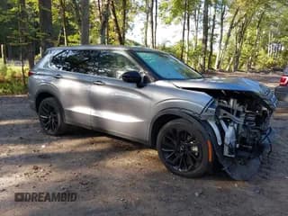 ✅ 2023 Mitsubishi Outlander SE • VIN: JA4J4UA86PZ020886 • Lot: 43242844. Wystawiony na IAAI z przebiegiem 49 805 mil. Bezpłatny archiwum sprzedaży aukcyjnych z USA i szczegółowy raport historii pojazdu na DreamBid. Zdjęcie 1.