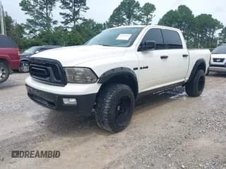 ✅ 2009 Dodge 1500 SLT • VIN: 1D3HV13T49S726050 • Lot: 42557573. Wystawiony na IAAI z przebiegiem 217 836 mil. Bezpłatny archiwum sprzedaży aukcyjnych z USA i szczegółowy raport historii pojazdu na DreamBid. Zdjęcie 2.