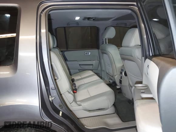 ✅ 2015 Honda Pilot SE • VIN: 5FNYF4H36FB067963 • Lot: 43441148. Wystawiony na IAAI z przebiegiem 148 139 mil. Bezpłatny archiwum sprzedaży aukcyjnych z USA i szczegółowy raport historii pojazdu na DreamBid. Zdjęcie 8.