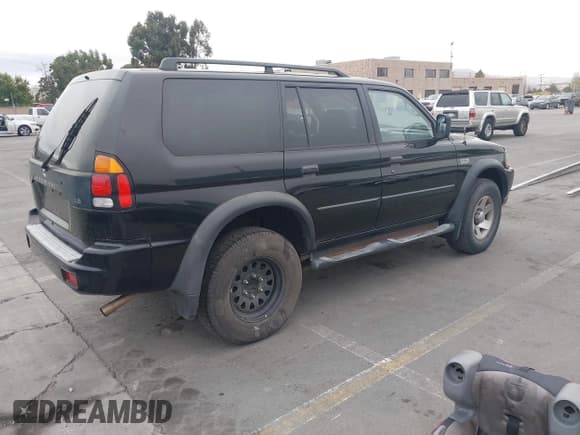 ✅ 2002 Mitsubishi Montero Sport ES • VIN: JA4LS21H12J038402 • Lot: 43335622. Wystawiony na IAAI z przebiegiem 187 273 mil. Bezpłatny archiwum sprzedaży aukcyjnych z USA i szczegółowy raport historii pojazdu na DreamBid. Zdjęcie 4.