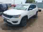 2021 Jeep Compass 80th Anniversary z VIN 3C4NJCEB6MT571564, wystawiony jako IAAI lot #42591643 z przebiegiem 56 999 mil mil oraz . Historia ofert i sprzedaży dostępna na DreamBid. Obrazek 17.