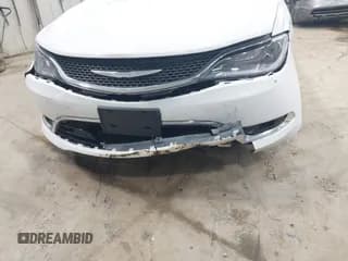 ✅ 2015 Chrysler 200 C • VIN: 1C3CCCEG8FN644275 • Lot: 42787498. Wystawiony na IAAI z przebiegiem 138 524 mil. Bezpłatny archiwum sprzedaży aukcyjnych z USA i szczegółowy raport historii pojazdu na DreamBid. Zdjęcie 6.