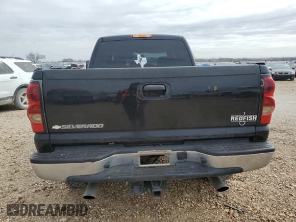 ✅ 2006 Chevrolet Silverado 2500HD Work Truck • VIN: 1GCHC23U26F260443 • Lot: 45723185. Wystawiony na Copart z przebiegiem 222 127 mil. Bezpłatny archiwum sprzedaży aukcyjnych z USA i szczegółowy raport historii pojazdu na DreamBid. Zdjęcie 6.