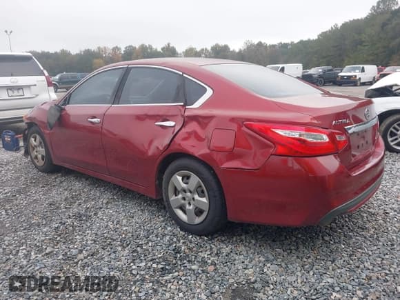✅ 2016 Nissan Altima SR • VIN: 1N4AL3AP8GC171411 • Lot: 43581230. Listed on IAAI with 231,024 mi. Free auction sales archive from the USA and detailed vehicle history report at DreamBid. Image 3.