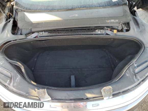 ✅ 2023 Lucid Air Grand Touring • VIN: 50EA1GBA1PA005532 • Lot: 76828684. Wystawiony na Copart z przebiegiem Nie podano. Bezpłatny archiwum sprzedaży aukcyjnych z USA i szczegółowy raport historii pojazdu na DreamBid. Zdjęcie 11.