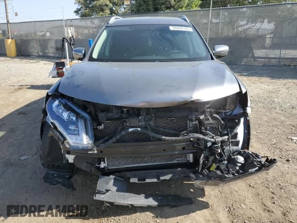 ✅ 2017 Nissan Rogue SV • VIN: KNMAT2MT5HP586077 • Lot: 90896125. Listed on Copart with 70,413 mi. Free auction sales archive from the USA and detailed vehicle history report at DreamBid. Image 5.