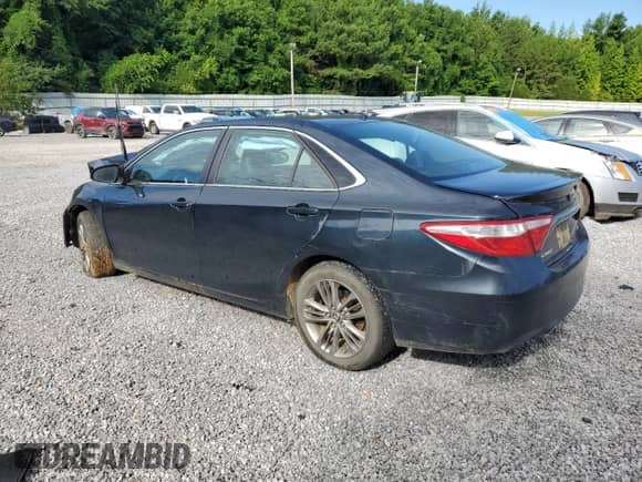 2016 Toyota Camry XLE z VIN 4T1BF1FK4GU181317, wystawiony jako Copart lot #64354685 z przebiegiem 222 909 mil mil oraz Szkoda całkowita • Salvage title. Historia ofert i sprzedaży dostępna na DreamBid. Obrazek 2.