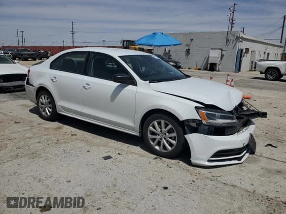 ✅ 2015 Volkswagen Jetta SE • VIN: 3VWD17AJ4FM338597 • Lot: 59349565. Listed on Copart with 50,108 mi. Free auction sales archive from the USA and detailed vehicle history report at DreamBid. Image 4.