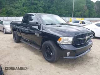 2019 Ram 1500 Tradesman z VIN 1C6RR6FG5KS528684, wystawiony jako IAAI lot #42296206 z przebiegiem 104 933 mil mil oraz . Historia ofert i sprzedaży dostępna na DreamBid. Obrazek 1.