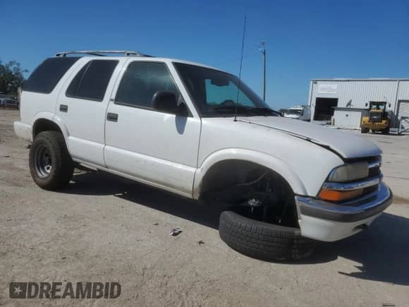 1998 Chevrolet Blazer LT с VIN 1GNDT13W0W2139791, выставлен на аукционе Copart как лот 82224464 с пробегом 171 508 миль миль и На запчасти • Non repairable. История ставок и продаж доступна на DreamBid. Изображение 4.