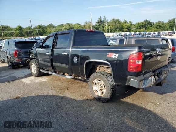 ✅ 2010 Chevrolet Silverado 2500HD LT • VIN: 1GC4KXB6XAF113507 • Lot: 67850475. Wystawiony na Copart z przebiegiem 130 889 mil. Bezpłatny archiwum sprzedaży aukcyjnych z USA i szczegółowy raport historii pojazdu na DreamBid. Zdjęcie 2.