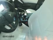 ✅ 2020 Tesla Model 3 Standard Range Plus • VIN: 5YJ3E1EA6LF785944 • Lot: 53220345. Wystawiony na Copart z przebiegiem Nie podano. Bezpłatny archiwum sprzedaży aukcyjnych z USA i szczegółowy raport historii pojazdu na DreamBid. Zdjęcie 8.