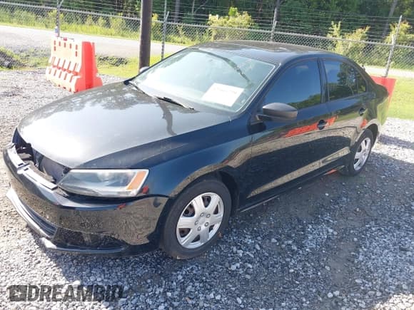 ✅ 2012 Volkswagen Jetta S • VIN: 3VW1K7AJ4CM377511 • Lot: 42565729. Wystawiony na IAAI z przebiegiem 84 155 mil. Bezpłatny archiwum sprzedaży aukcyjnych z USA i szczegółowy raport historii pojazdu na DreamBid. Zdjęcie 2.