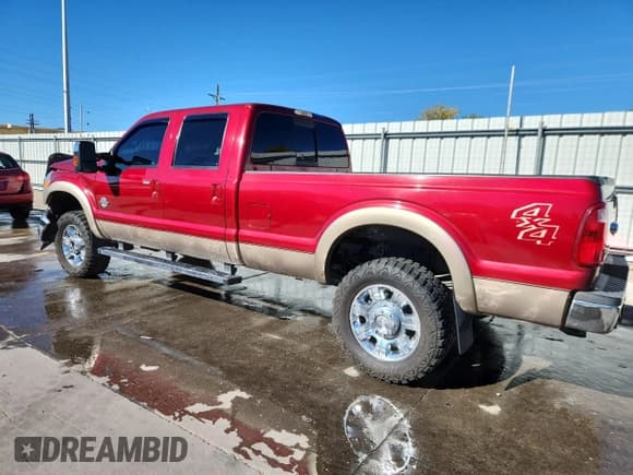 ✅ 2013 Ford F-350 King Ranch • VIN: 1FT8W3BT1DEB74081 • Lot: 86194415. Wystawiony na Copart z przebiegiem 147 052 mil. Bezpłatny archiwum sprzedaży aukcyjnych z USA i szczegółowy raport historii pojazdu na DreamBid. Zdjęcie 2.