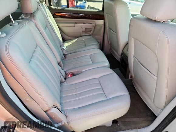 ✅ 2004 Lincoln Aviator Luxury • VIN: 5LMEU68H94ZJ19716 • Lot: 85882105. Wystawiony na Copart z przebiegiem 90 221 mil. Bezpłatny archiwum sprzedaży aukcyjnych z USA i szczegółowy raport historii pojazdu na DreamBid. Zdjęcie 11.