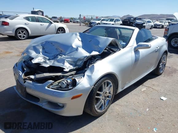 ✅ 2008 Mercedes-Benz SLK 350 • VIN: WDBWK56F08F181783 • Lot: 42153077. Listed on IAAI with 131,428 mi. Free auction sales archive from the USA and detailed vehicle history report at DreamBid. Image 2.