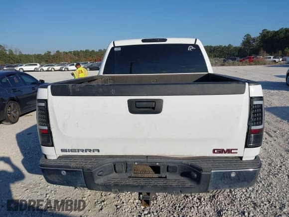 ✅ 2011 GMC Sierra 1500 SLT • VIN: 3GTP2WE33BG206927 • Лот: 43737177. Опубликован ранее на IAAI с пробегом 190 579 миль. Бесплатный доступ к архиву аукционных продаж из США и подробный отчёт об истории автомобиля на DreamBid. Изображение 16.