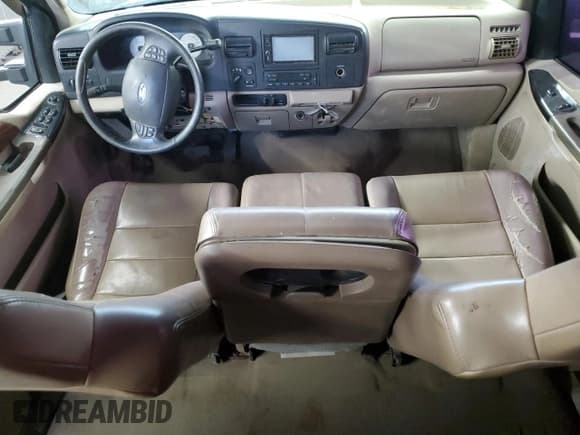 ✅ 2006 Ford F-250 XL • VIN: 1FTSW21P66ED73313 • Lot: 92500085. Wystawiony na Copart z przebiegiem 226 554 mil. Bezpłatny archiwum sprzedaży aukcyjnych z USA i szczegółowy raport historii pojazdu na DreamBid. Zdjęcie 8.