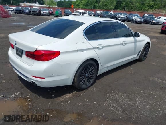 ✅ 2019 BMW 5 Series 530i xDrive • VIN: WBAJA7C55KWW00365 • Lot: 42357786. Listed on IAAI with 91,195 mi. Free auction sales archive from the USA and detailed vehicle history report at DreamBid. Image 4.