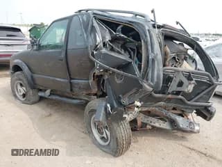 ✅ 2000 Chevrolet Blazer LS • VIN: 1GNCT18W3YK249760 • Lot: 42329467. Wystawiony na IAAI z przebiegiem Nie podano. Bezpłatny archiwum sprzedaży aukcyjnych z USA i szczegółowy raport historii pojazdu na DreamBid. Zdjęcie 3.