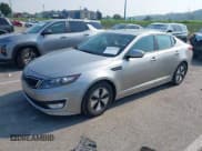 ✅ 2012 Kia Optima Hybrid • VIN: KNAGM4AD3C5023949 • Lot: 42887412. Wystawiony na IAAI z przebiegiem 105 528 mil. Bezpłatny archiwum sprzedaży aukcyjnych z USA i szczegółowy raport historii pojazdu na DreamBid. Zdjęcie 17.