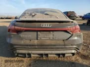 ✅ 2023 Audi e-tron GT Premium Plus • VIN: WAUFJBFW1P7003924 • Lot: 87554385. Wystawiony na Copart z przebiegiem Nie podano. Bezpłatny archiwum sprzedaży aukcyjnych z USA i szczegółowy raport historii pojazdu na DreamBid. Zdjęcie 6.