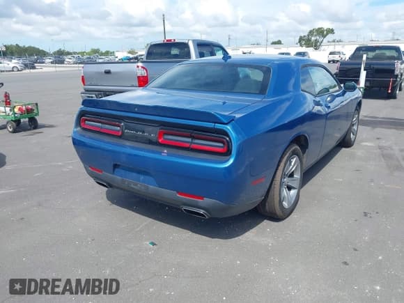 ✅ 2020 Dodge Challenger SXT • VIN: 2C3CDZAG4LH206315 • Lot: 43418268. Listed on IAAI with 106,135 mi. Free auction sales archive from the USA and detailed vehicle history report at DreamBid. Image 4.