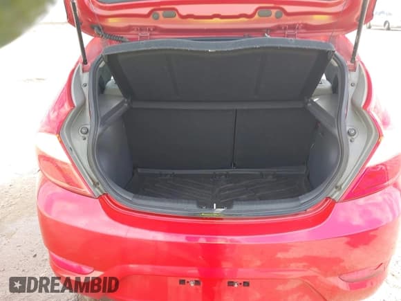 ✅ 2012 Hyundai Accent SE • VIN: KMHCU5AE8CU021180 • Лот: 43564562. Опубликован ранее на IAAI с пробегом 140 948 миль. Бесплатный доступ к архиву аукционных продаж из США и подробный отчёт об истории автомобиля на DreamBid. Изображение 16.