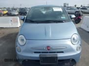 ✅ 2015 FIAT 500e • VIN: 3C3CFFGE0FT726120 • Lot: 43698758. Wystawiony na IAAI z przebiegiem 42 668 mil. Bezpłatny archiwum sprzedaży aukcyjnych z USA i szczegółowy raport historii pojazdu na DreamBid. Zdjęcie 6.