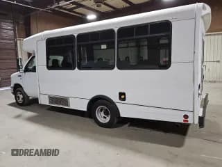 ✅ 2016 Ford Econoline Commercial • VIN: 1FDEE3FL6GDC02656 • Lot: 77414664. Wystawiony na Copart z przebiegiem 66 489 mil. Bezpłatny archiwum sprzedaży aukcyjnych z USA i szczegółowy raport historii pojazdu na DreamBid. Zdjęcie 2.