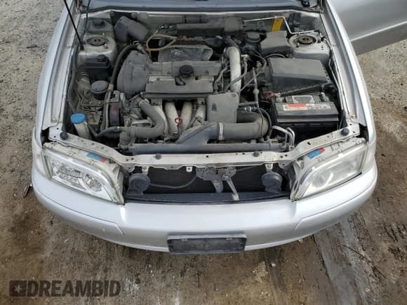 ✅ 2004 Volvo S40 • VIN: YV1VS27574F063722 • Lot: 52276415. Listed on Copart with 63,366 mi. Free auction sales archive from the USA and detailed vehicle history report at DreamBid. Image 11.