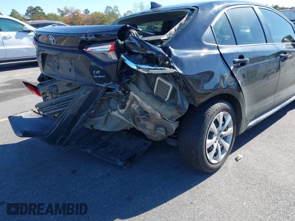 ✅ 2025 Toyota Corolla Hybrid LE • VIN: JTDBCMFE8SJ042715 • Лот: 43631407. Опубликован ранее на IAAI с пробегом 36 059 миль. Бесплатный доступ к архиву аукционных продаж из США и подробный отчёт об истории автомобиля на DreamBid. Изображение 6.