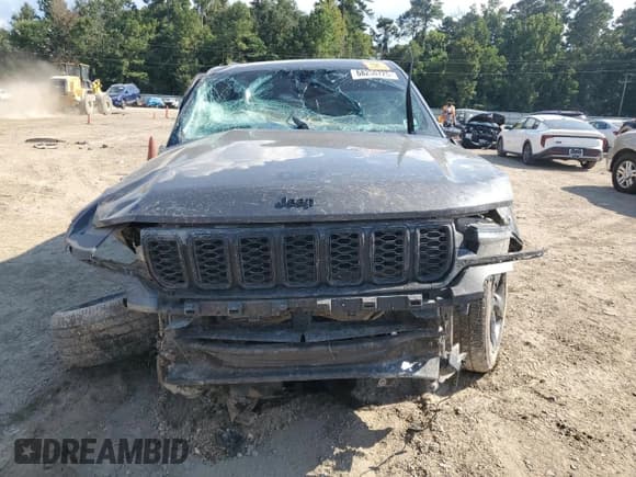 ✅ 2023 Jeep Grand Cherokee Altitude • VIN: 1C4RJGAG1PC551703 • Lot: 68250725. Listed on Copart with 37,444 mi. Free auction sales archive from the USA and detailed vehicle history report at DreamBid. Image 5.