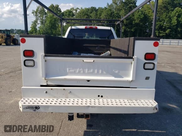 ✅ 2017 Chevrolet Silverado 2500HD Work Truck • VIN: 1GC1KUEY2HF141052 • Lot: 63424255. Wystawiony na Copart z przebiegiem 214 680 mil. Bezpłatny archiwum sprzedaży aukcyjnych z USA i szczegółowy raport historii pojazdu na DreamBid. Zdjęcie 6.
