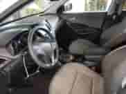 ✅ 2018 Hyundai Santa Fe 2.4L • VIN: 5NMZU3LB7JH101659 • Lot: 71634882. Wystawiony na Copart z przebiegiem 90 025 mil mil. Skorzystaj z bezpłatnego archiwum sprzedaży aukcyjnych z USA i zobacz szczegółowy raport historii pojazdu na DreamBid. Zdjęcie 7.