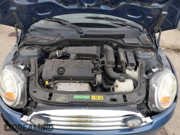 2009 MINI Hardtop with VIN WMWMF33529TU73545, listed as a IAAI auction lot 43381138 with 126,704 mi miles and . Bid and sale history available at DreamBid. Image 10.