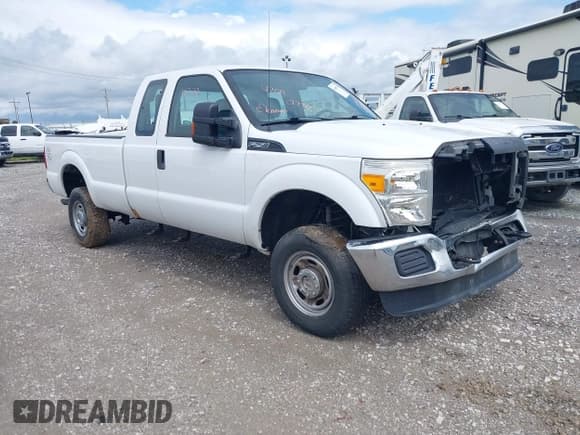 ✅ 2015 Ford F-250 XLT • VIN: 1FT7X2B69FEC44250 • Lot: 42090730. Wystawiony na IAAI z przebiegiem 286 471 mil. Bezpłatny archiwum sprzedaży aukcyjnych z USA i szczegółowy raport historii pojazdu na DreamBid. Zdjęcie 1.