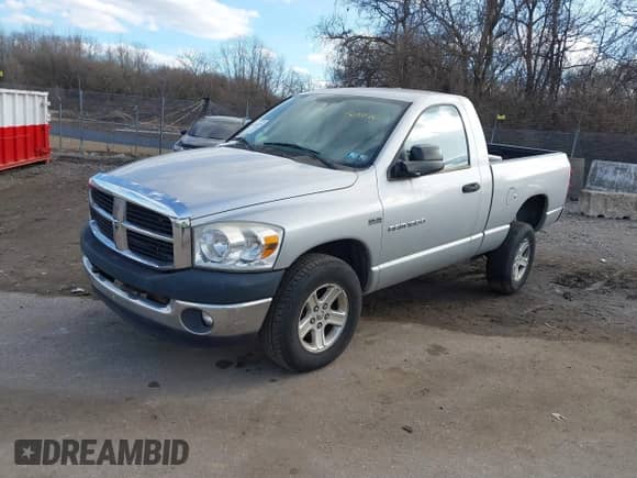 2007 Dodge 1500 SLT z VIN 1D7HU16297J568070, wystawiony jako IAAI lot #41696199 z przebiegiem 112 961 mil mil oraz . Historia ofert i sprzedaży dostępna na DreamBid. Obrazek 2.