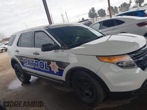 ✅ 2014 Ford Police Interceptor Utility • VIN: 1FM5K8AR0EGC40445 • Lot: 41492520. Wystawiony na IAAI z przebiegiem Nie podano. Bezpłatny archiwum sprzedaży aukcyjnych z USA i szczegółowy raport historii pojazdu na DreamBid. Zdjęcie 14.