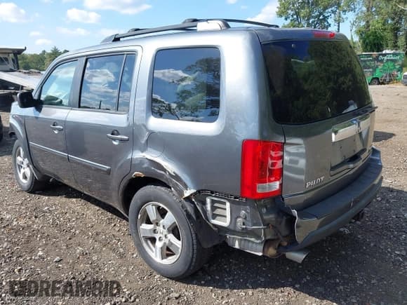 ✅ 2010 Honda Pilot EX-L • VIN: 5FNYF4H57AB015624 • Lot: 43239303. Listed on IAAI with 104,040 mi. Free auction sales archive from the USA and detailed vehicle history report at DreamBid. Image 3.