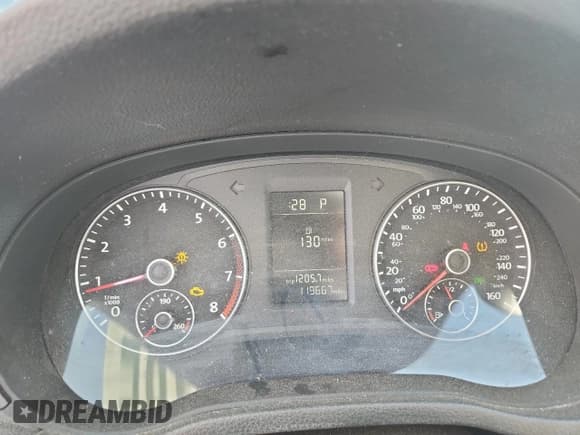 ✅ 2013 Volkswagen Passat S • VIN: 1VWAH7A39DC143352 • Lot: 87052135. Wystawiony na Copart z przebiegiem 119 667 mil. Bezpłatny archiwum sprzedaży aukcyjnych z USA i szczegółowy raport historii pojazdu na DreamBid. Zdjęcie 9.