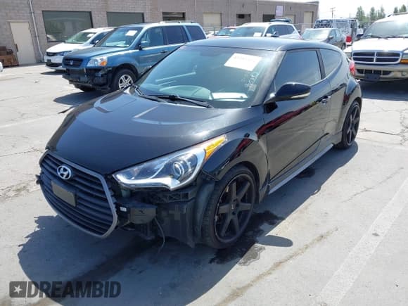 ✅ 2016 Hyundai Veloster Turbo • VIN: KMHTC6AE2GU288538 • Lot: 42282122. Wystawiony na IAAI z przebiegiem 83 231 mil. Bezpłatny archiwum sprzedaży aukcyjnych z USA i szczegółowy raport historii pojazdu na DreamBid. Zdjęcie 18.