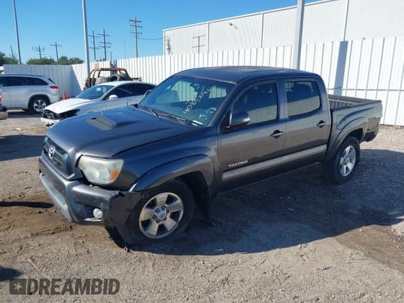 ✅ 2013 Toyota Tacoma PreRunner • VIN: 5TFJU4GN2DX039199 • Lot: 40882464. Listed on IAAI with 286,278 mi. Free auction sales archive from the USA and detailed vehicle history report at DreamBid. Image 20.
